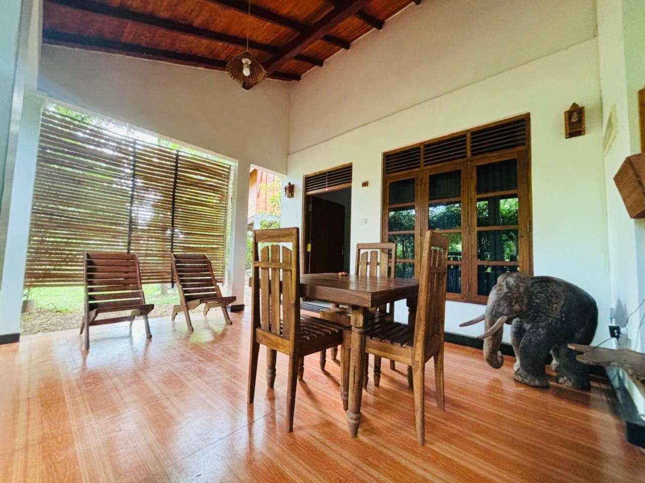 Woodholic Homestay Sigirîya Extérieur photo